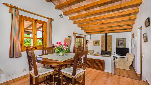 Villa Tugarre Dining area