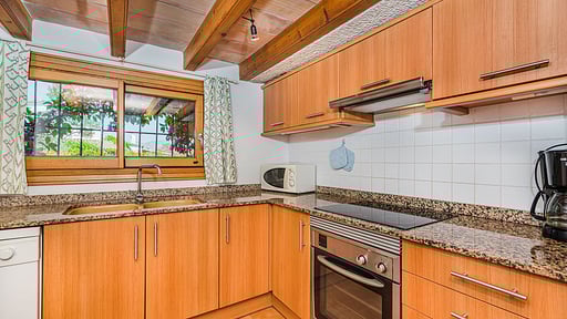 Villa Tugarre Kitchen