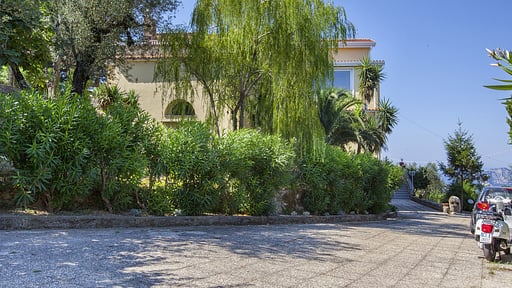 Villa Ferrara Others