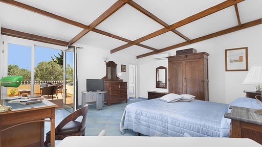 Villa Ferrara Bedroom 1