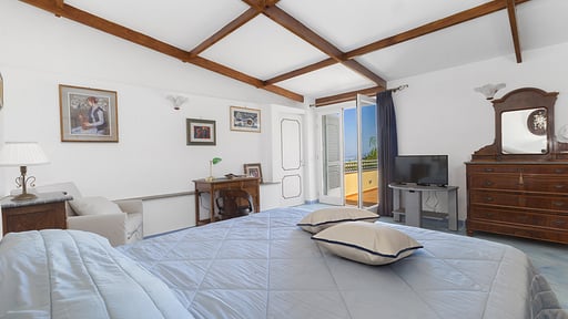 Villa Ferrara Bedroom 1