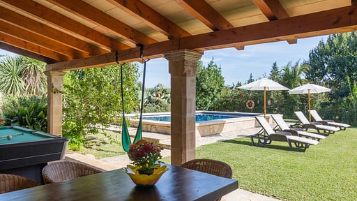 Villa Finca Can Roig Dining area