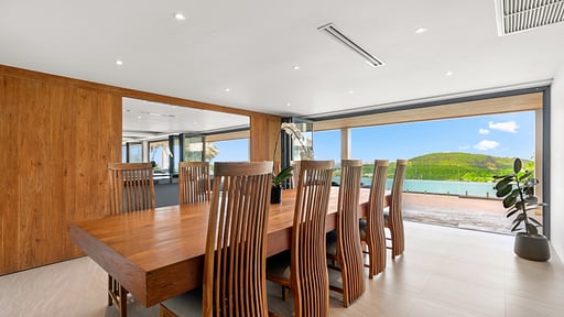 Villa Firefly Dining area