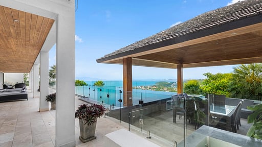 Villa Firefly Dining area