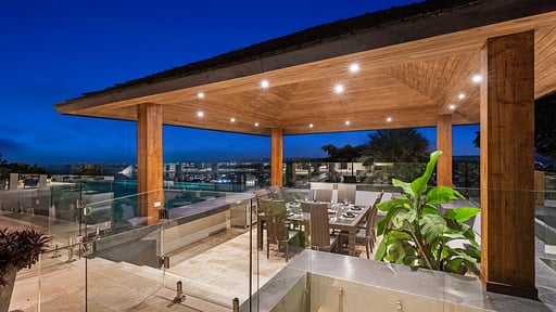 Villa Firefly Dining area
