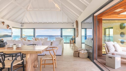 Villa Firefly Dining area