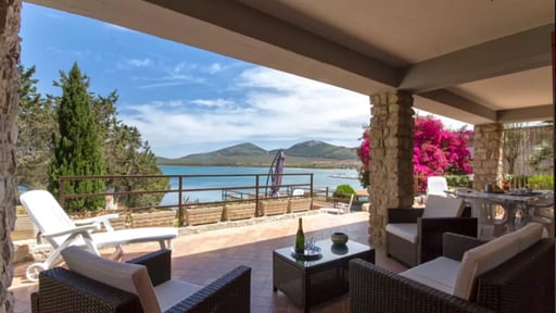 Villa Flavia Terrasse/Veranda