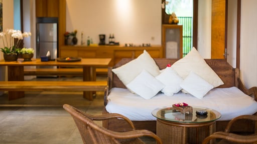 Villa Flores Ubud Salon