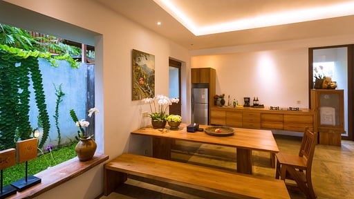 Villa Flores Ubud Salle à manger