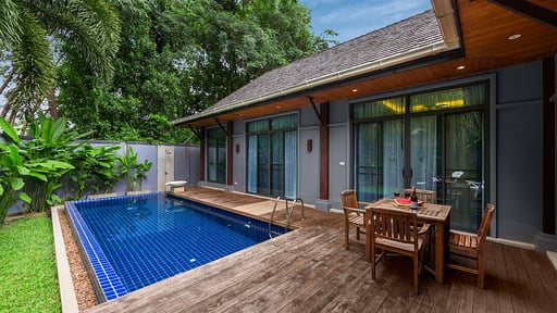 Villa Flores Dining area