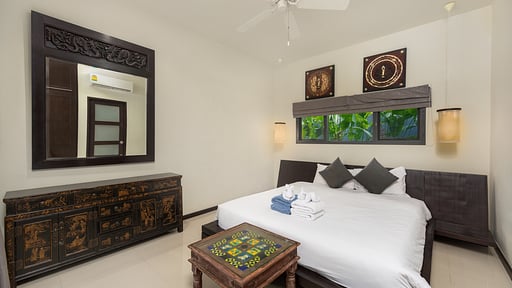 Villa Flores Bedroom 1