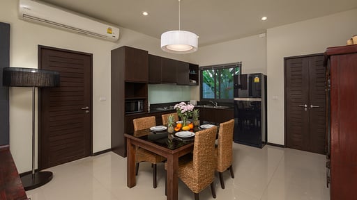 Villa Flores Dining area