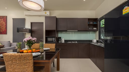 Villa Flores Dining area