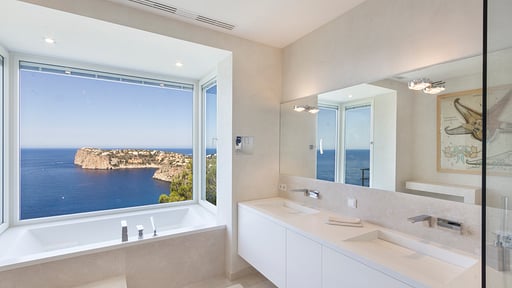 Villa Folies Bedroom 1