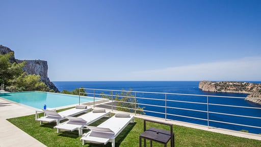 Villa Folies Swimming pool