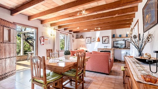 Villa Fontxica Обеденная зона