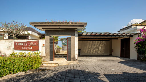 Villa Forever Santai Parking areas