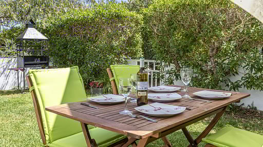 Villa Francisca Dining area