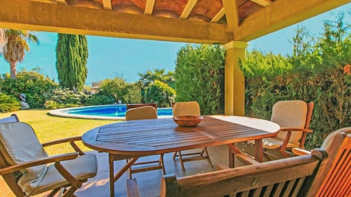 Villa Francisco Dining area