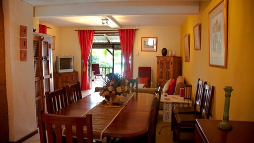 Villa Frangipane Dining area