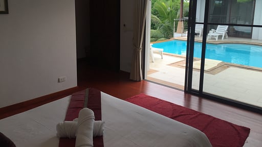 Villa Frangipani Choeng Mon Bedroom 2