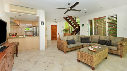 Villa Frangipani Port Douglas Salon
