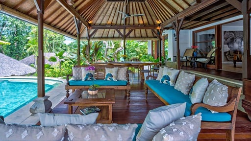 Villa Frangipani Living room 2