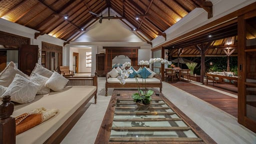 Villa Frangipani Living room 1