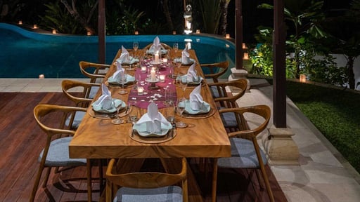 Villa Frangipani Dining area