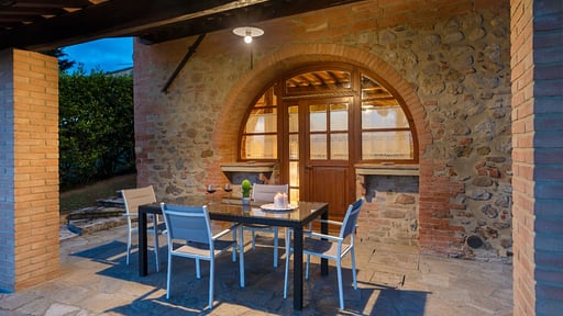 Villa Frantusina Dining area