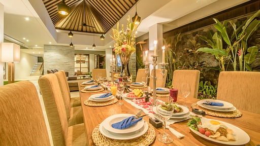 Freedom Villa Dining area