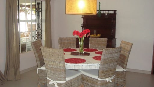Villa Frenesie 1 Eethoek