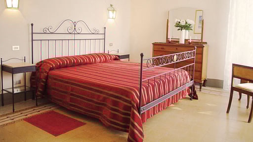 Villa Fubbiano Bedroom 1