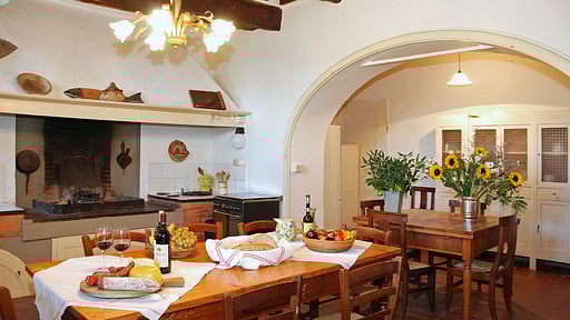Villa Fubbiano Dining area