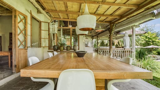 Villa Galante Dining area