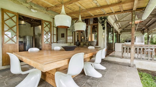 Villa Galante Dining area