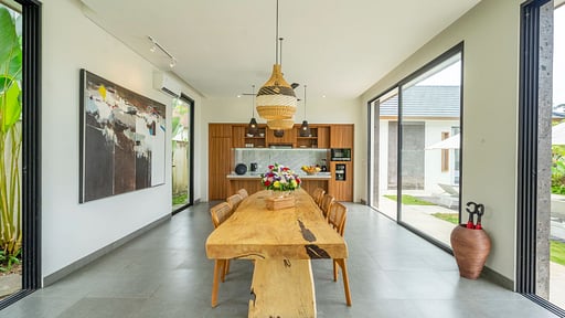 Villa Gantari Dining area