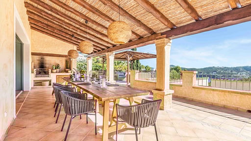 Garden Mar Dining area