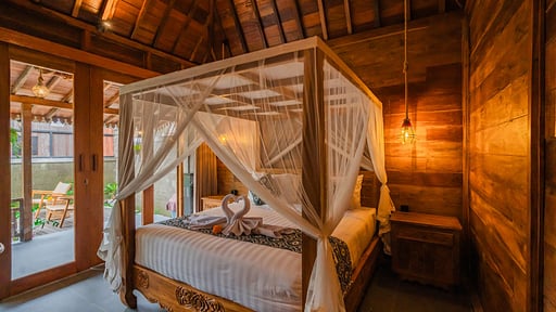 Villa Garis Laksmi Kayu West Bedroom 