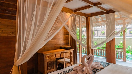 Villa Garis Laksmi Kayu West Bedroom 