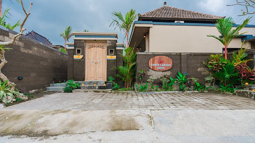 Villa Garis Laksmi Parking areas