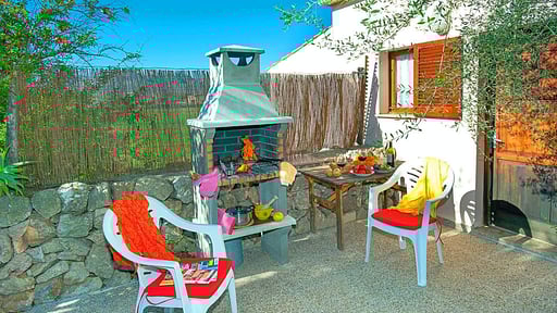 Villa Garriguer BBQ equipment