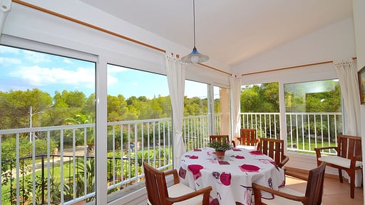 Villa Gaury Обеденная зона 