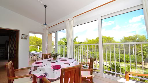 Villa Gaury Обеденная зона 