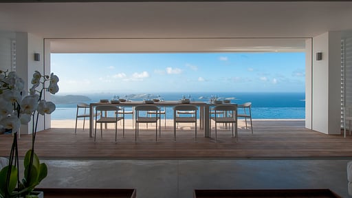 Villa Ginger Dining area