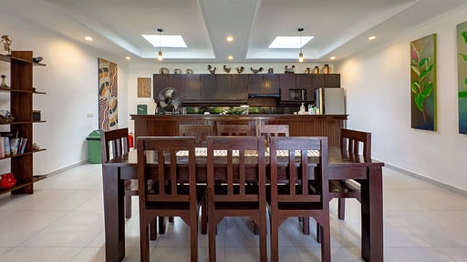 Villa Ginger Dining area