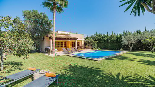 Manyani Swimming pool