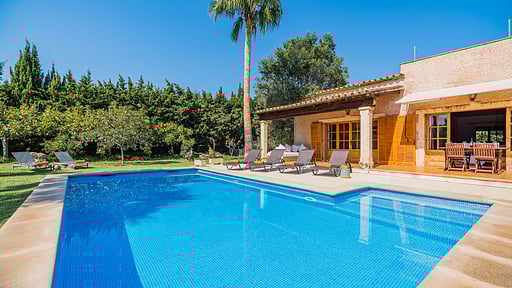 Manyani Swimming pool