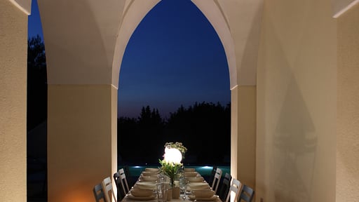 Villa Giulia Dining area