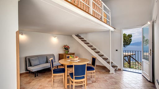 Villa Giulia Salon 1